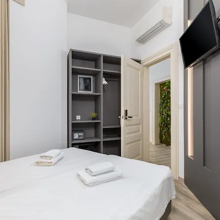 Boutique Suites Joyce Pula Exterior photo